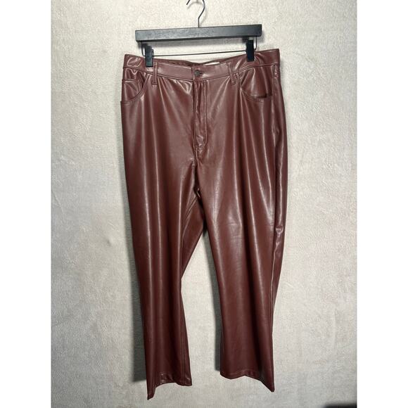 Abercrombie and Fitch Curve Love 90's Straight Ultra High Rise Faux Leather W33 - Picture 1 of 7